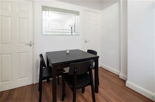 Photo 12 - Smart 2 Bed Apartment near Oxford Street & Hyde Park
