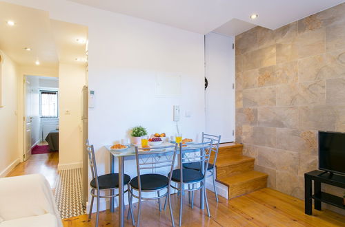 Photo 8 - ALTIDO Cosy 1-bed flat w/balcony in Alfama, moments from the Port