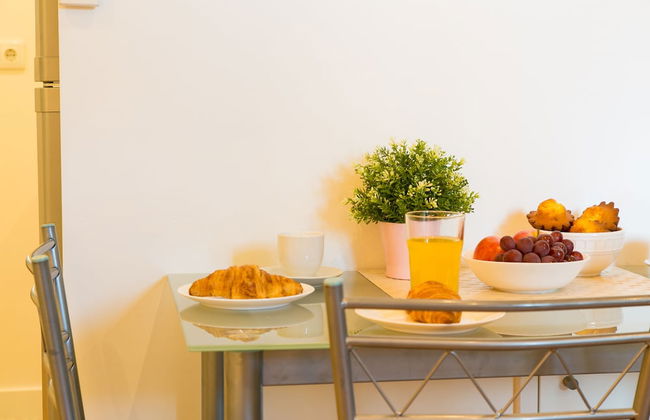 JOIVY Cosy 1-bed flat w/balcony in Alfama, moments from the Port - Foto 34