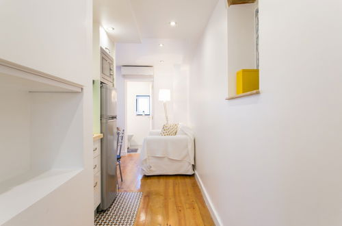 Photo 2 - ALTIDO Cosy 1-bed flat w/balcony in Alfama, moments from the Port