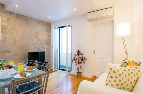 Photo 11 - ALTIDO Cosy 1-bed flat w/balcony in Alfama, moments from the Port