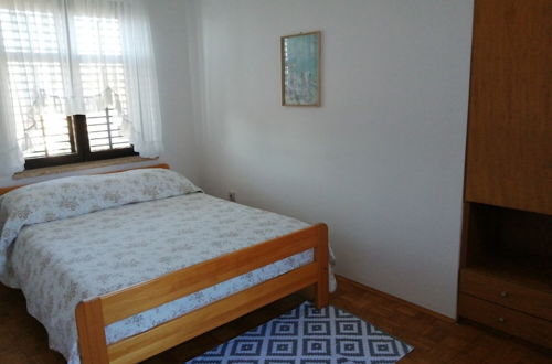 Photo 3 - Renata - 3 Bedrooms - H