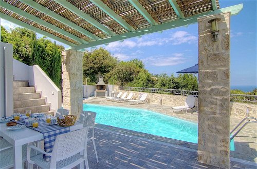 Foto 29 - Luxury Villa in Agia Triada With Swimming Pool