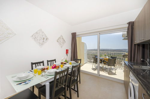 Foto 15 - Summer Breeze Superior Apartment with Terrace by Getaways Malta