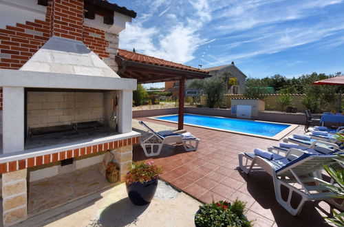 Photo 11 - Nice Holiday House With Private Pool & Roof Terrace