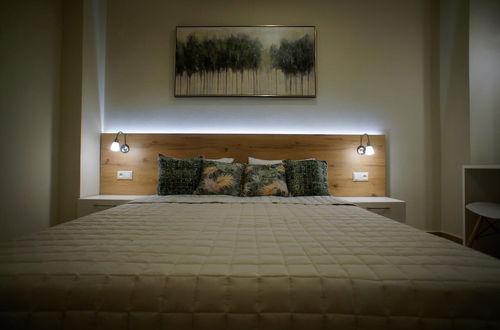 Photo 5 - Sandika Apartments