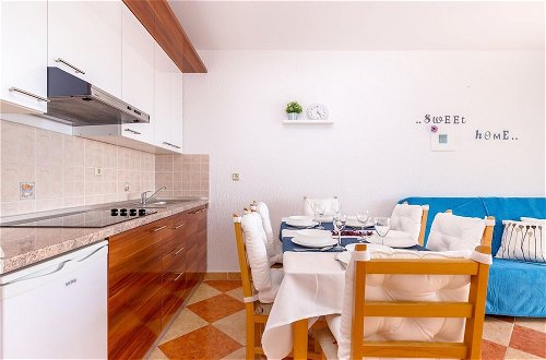 Foto 5 - Adorable Apartment With Terrace, Hot Tub & Sea View