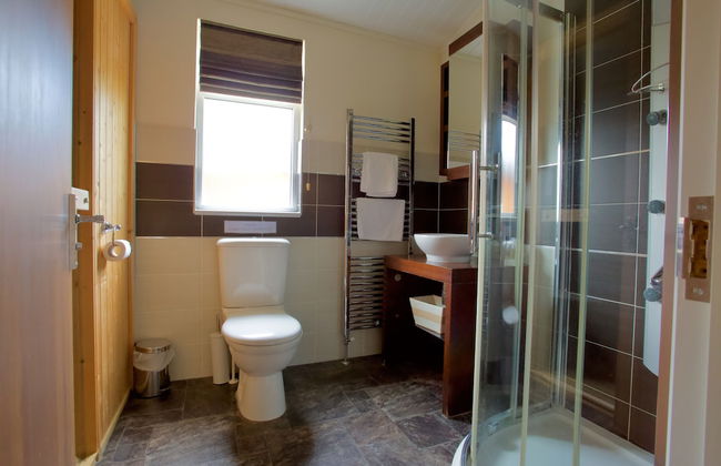 Beautiful 2-bed Lodge With hot tub and Saunain Ely - Foto 7