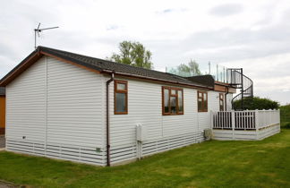 Photo 1 - Beautiful 2-bed Lodge With hot tub and Saunain Ely