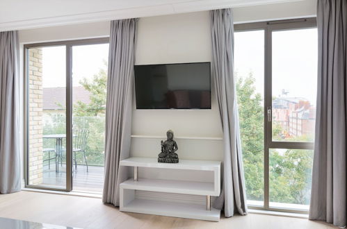 Photo 11 - Luxurious Hammersmith Apartment