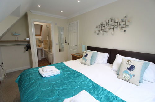 Photo 2 - Westcliff House - 4 Bedrooms