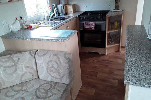 Photo 15 - 2 bed Caravan Approx 10 Mins From Beach Suzie 2