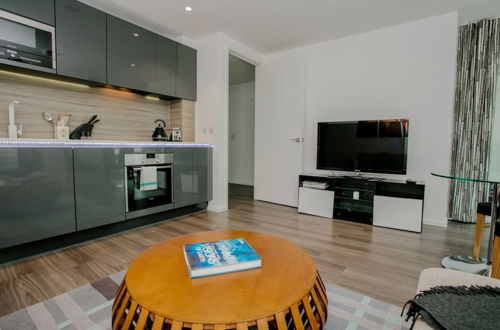 Photo 9 - Modern 1 Bedroom Flat in Wandsworth