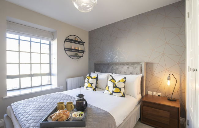 Elliot Oliver - Modern 2 Bedroom Town Centre Apartment - Foto 6