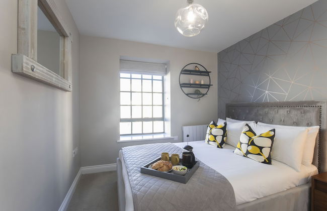 Elliot Oliver - Modern 2 Bedroom Town Centre Apartment - Foto 9