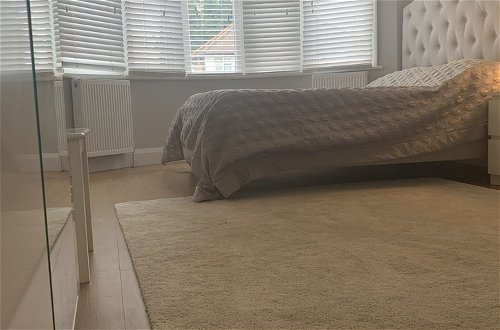 Foto 5 - Immaculate 4 Bedroom House, Near Central London