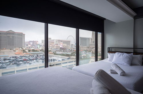 Photo 58 - Stay together on the strip - 6 comfy beds w/view