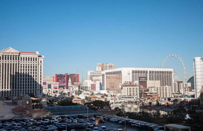 Stay together on the strip - 6 comfy beds w/view! - Foto 54