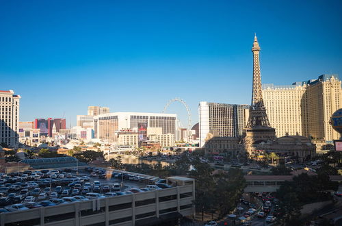 Photo 66 - Stay together on the strip - 6 comfy beds w/view