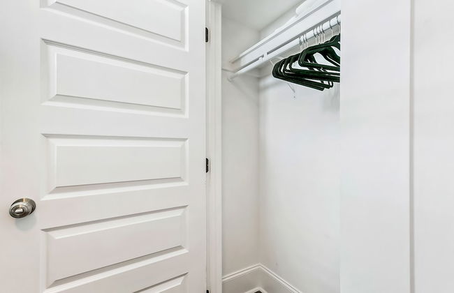 Spacious Townhouse close to FQ & City Hot Spots - Photo 17