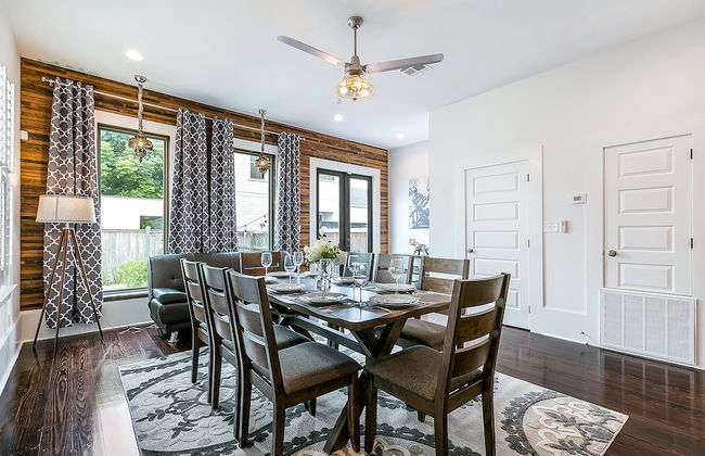 Spacious Townhouse close to FQ & City Hot Spots - Photo 9