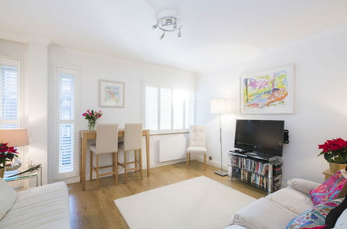 Foto 9 - ALTIDO Sublime 1 bed flat with Thames view