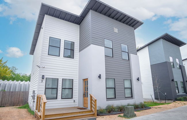 Elevate Your Stay at 3br/2.5ba Downtown Gem! - Foto 13