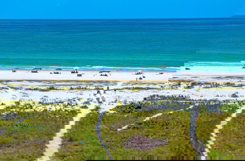 Foto 32 - Direct Beachfront Delight by Beachside Management