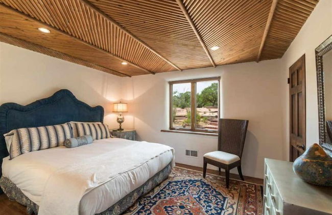 Cielo Lindo - Secluded Southwestern Retreat Within Minutes of Downtown - Photo 4