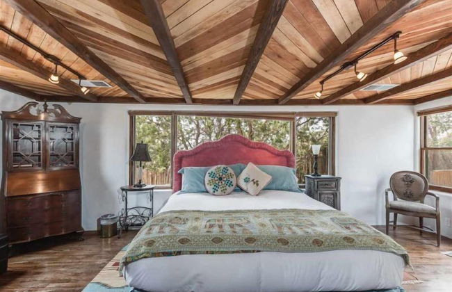 Cielo Lindo - Secluded Southwestern Retreat Within Minutes of Downtown - Photo 2