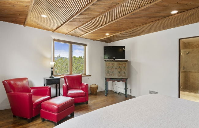 Cielo Lindo - Secluded Southwestern Retreat Within Minutes of Downtown - Photo 8