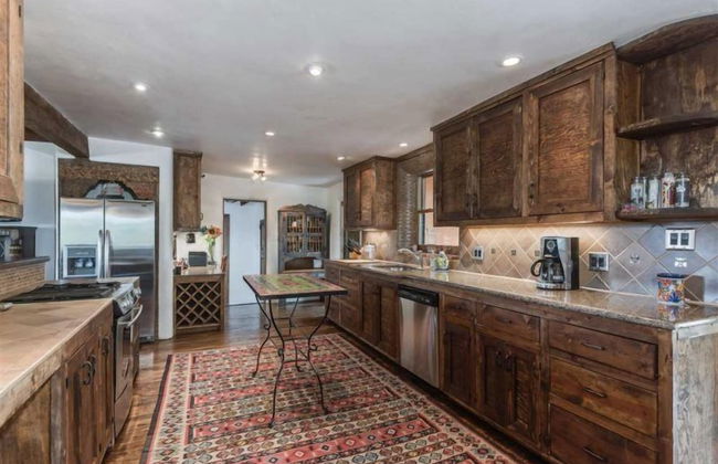 Cielo Lindo - Secluded Southwestern Retreat Within Minutes of Downtown - Photo 17