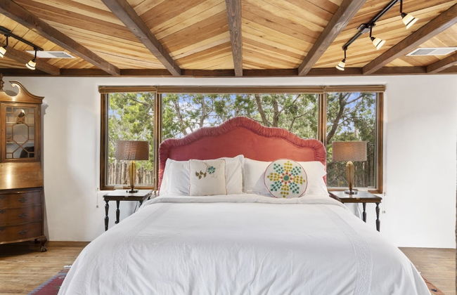 Cielo Lindo - Secluded Southwestern Retreat Within Minutes of Downtown - Photo 10