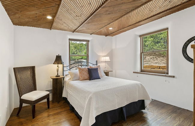 Cielo Lindo - Secluded Southwestern Retreat Within Minutes of Downtown - Photo 12