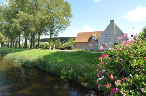 Photo 27 - Luxurious Mansion in Sint-laureins Near Forest