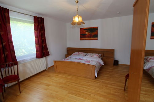 Photo 6 - Apartment in Koettmannsdorf Near Bathing Lakes