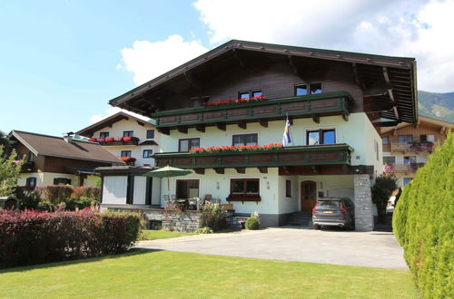 Photo 14 - Large Mountain View Apartment in Piesendorf/walchen/salzburgerland With Balcony