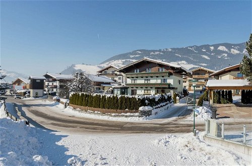 Photo 13 - Large Mountain View Apartment in Piesendorf/walchen/salzburgerland With Balcony