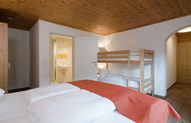 Comfortable Holiday Home - Photo 9
