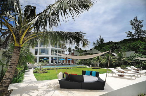 Foto 56 - Beachfront Phuket Seaview Suites