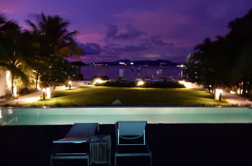 Foto 51 - Beachfront Phuket Seaview Suites