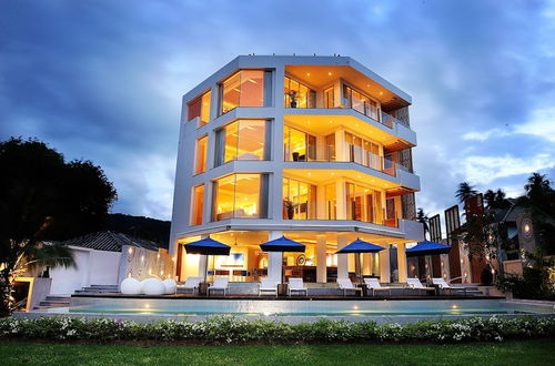 Foto 40 - Beachfront Phuket Seaview Suites