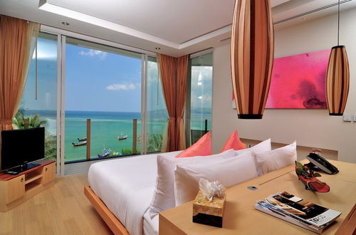 Foto 7 - Beachfront Phuket Seaview Suites