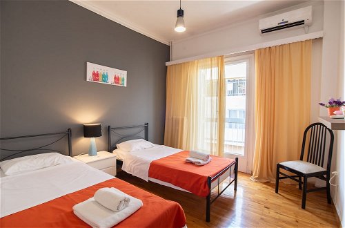 Photo 4 - Grand Central Athinian Apartments