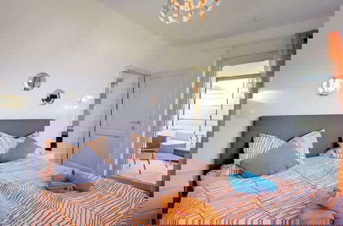 Foto 6 - Modern Holiday Home in Novigrad With Pool