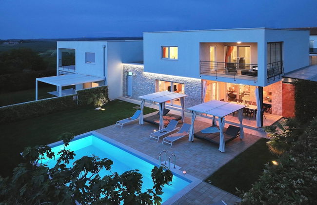 Modern Holiday Home in Novigrad With Pool - Foto 25