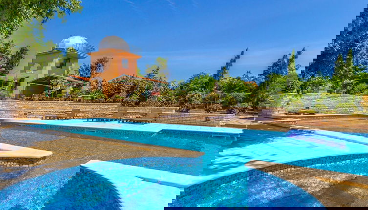 Foto 1 - Nice Apartment in Pula With Swimming Pool