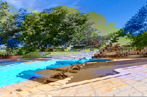 Photo 16 - Modern Apartment in Pula With Swimming Pool