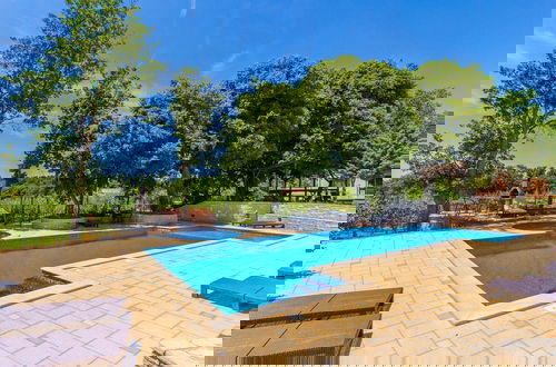 Photo 26 - Modern Apartment in Pula With Swimming Pool
