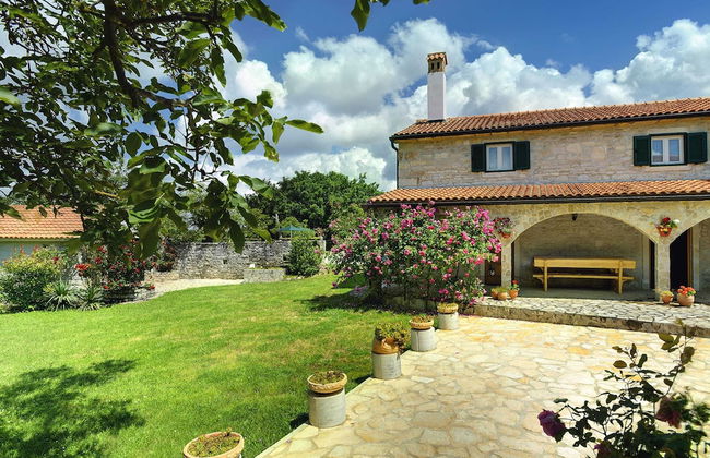 Holiday Home in Rojnici With Private Pool - Foto 31